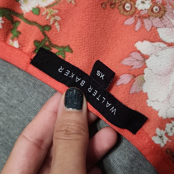 WALTER BAKER Floral Peplum V-Neck Flutter Sleeve Summer Blouse Top Shirt - Picture 6 of 8